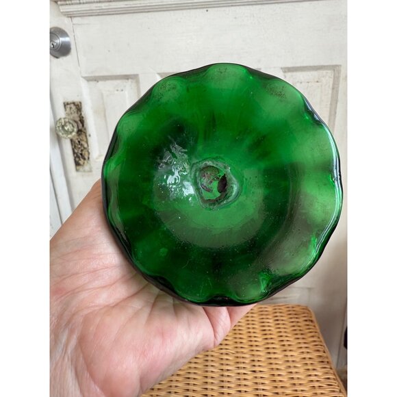 Antique Victorian Green Art Glass Fluted Flower Vase - Picture 8 of 15